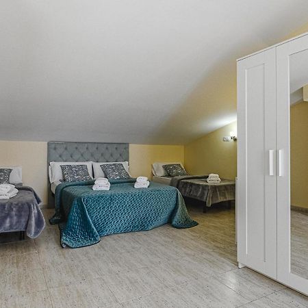 Red Large Family Apartment, Three Floors, 10 Guests Costa Adeje  Extérieur photo