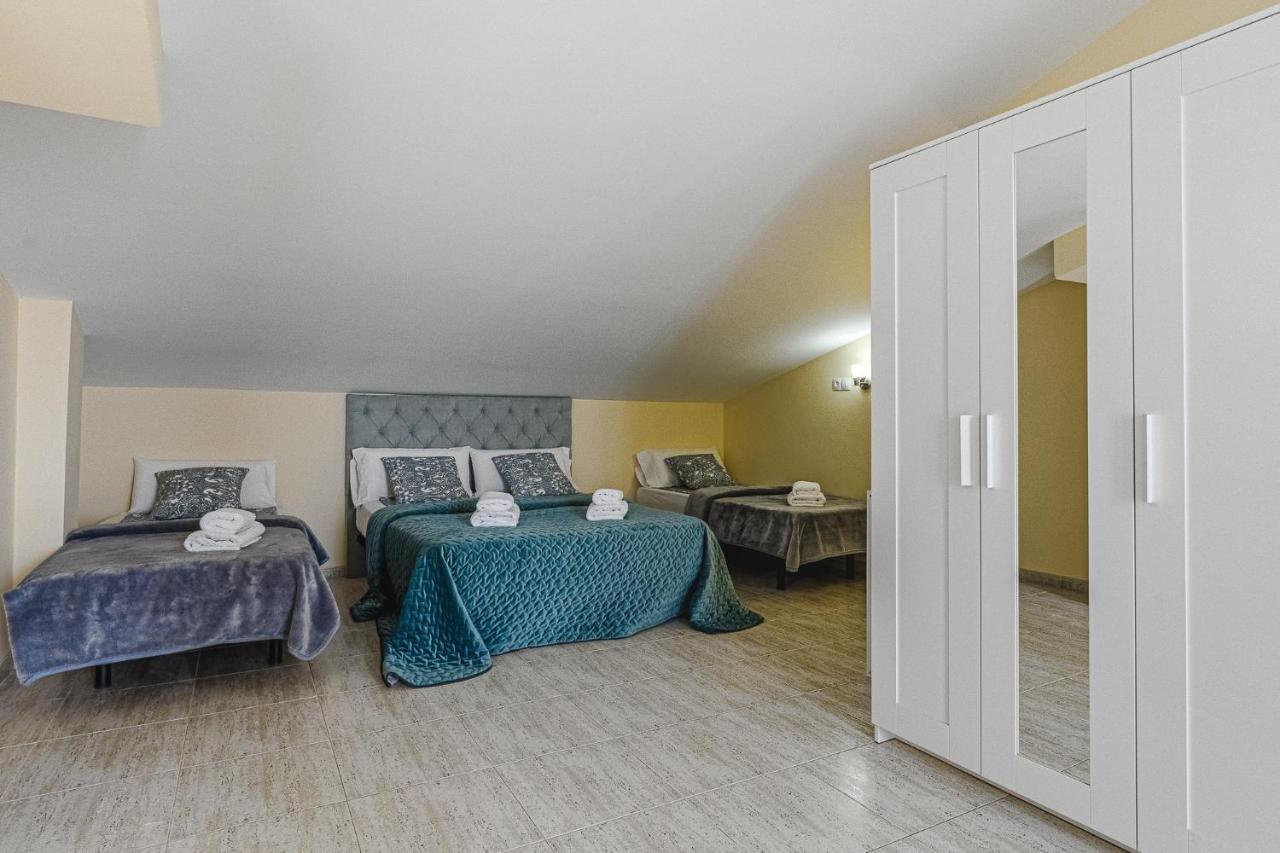 Red Large Family Apartment, Three Floors, 10 Guests Costa Adeje  Extérieur photo