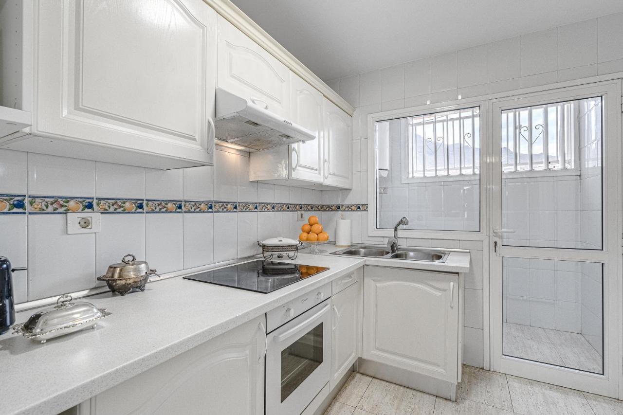 Red Large Family Apartment, Three Floors, 10 Guests Costa Adeje  Extérieur photo