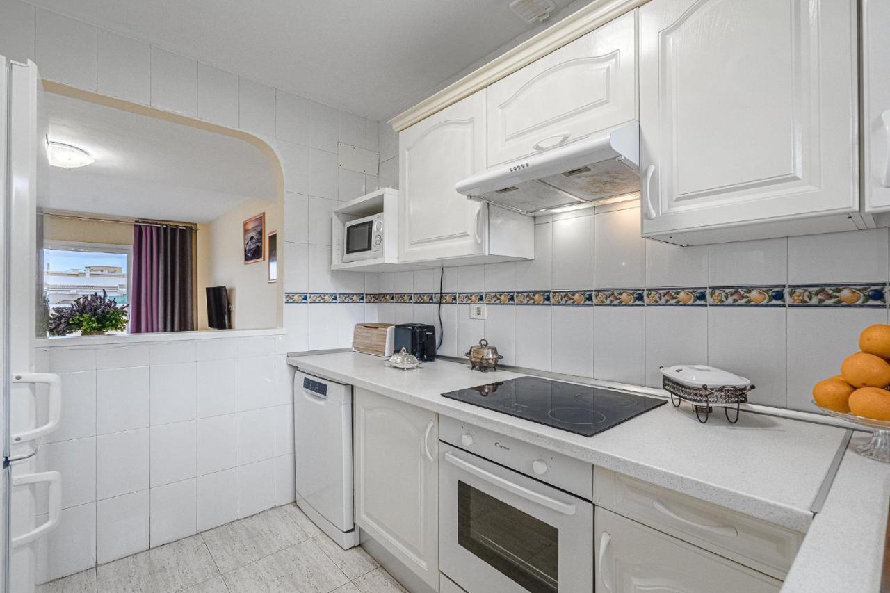 Red Large Family Apartment, Three Floors, 10 Guests Costa Adeje  Extérieur photo