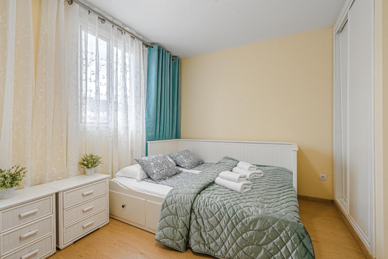 Red Large Family Apartment, Three Floors, 10 Guests Costa Adeje  Extérieur photo