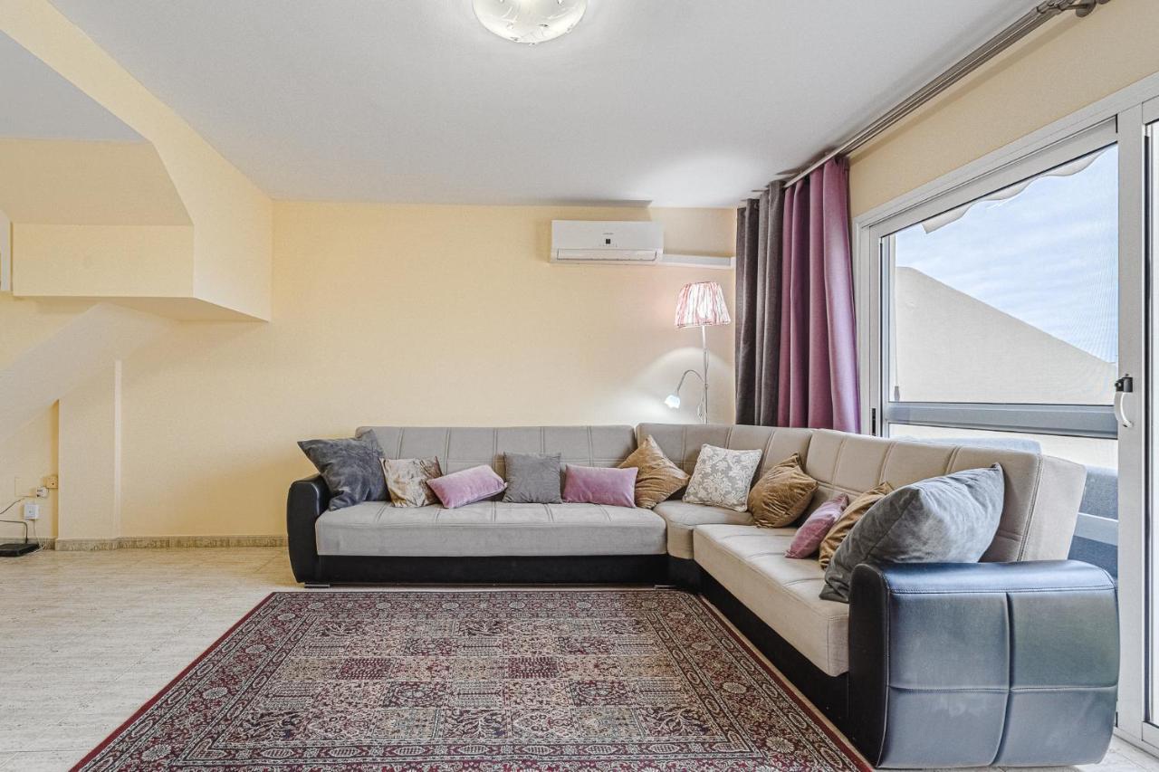 Red Large Family Apartment, Three Floors, 10 Guests Costa Adeje  Extérieur photo