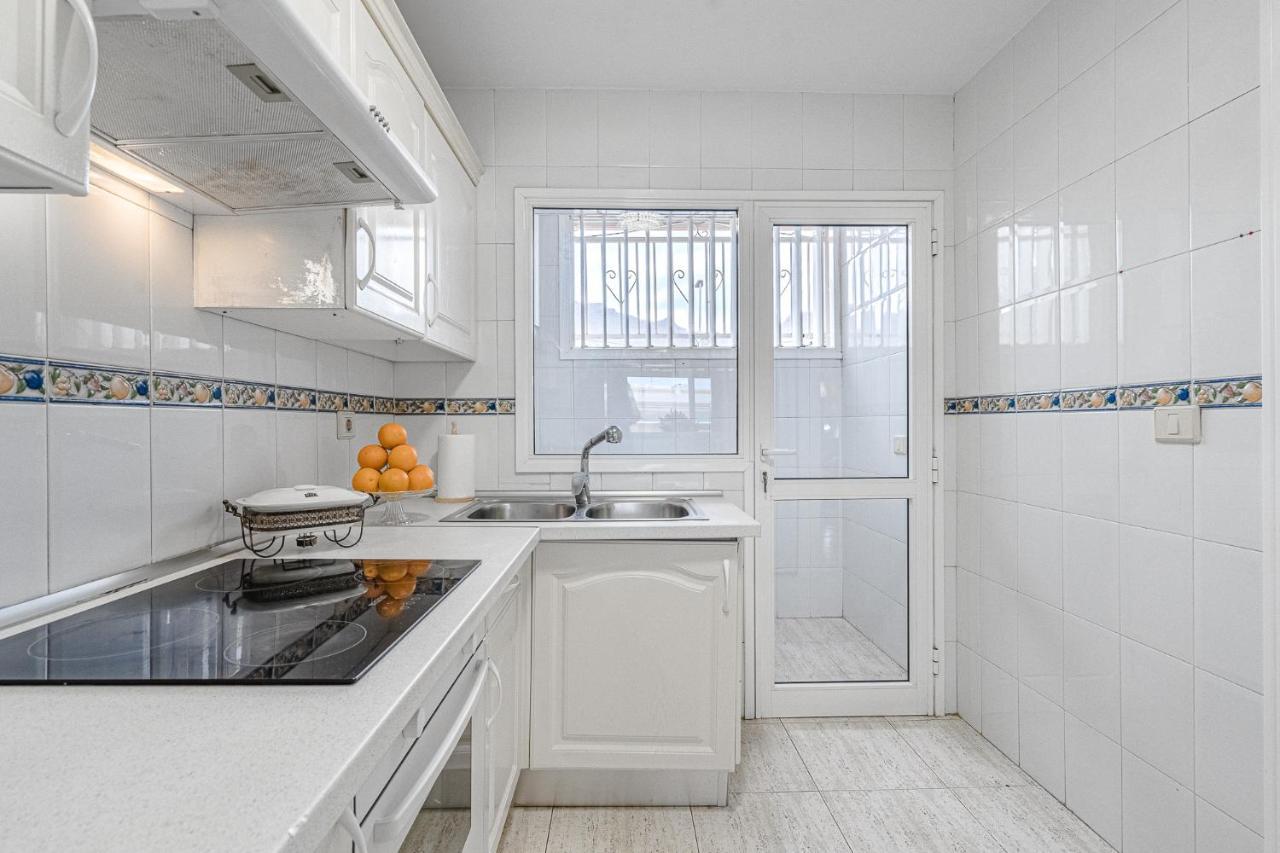 Red Large Family Apartment, Three Floors, 10 Guests Costa Adeje  Extérieur photo