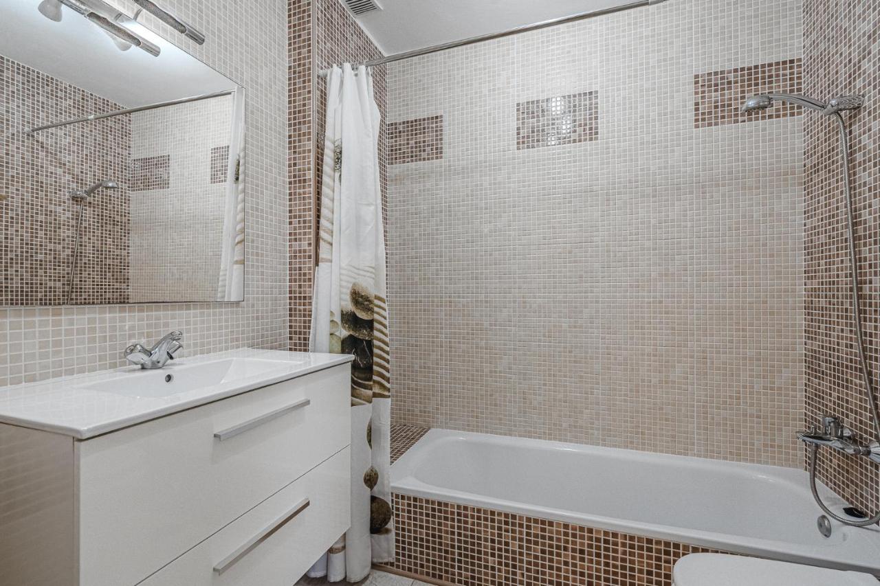 Red Large Family Apartment, Three Floors, 10 Guests Costa Adeje  Extérieur photo