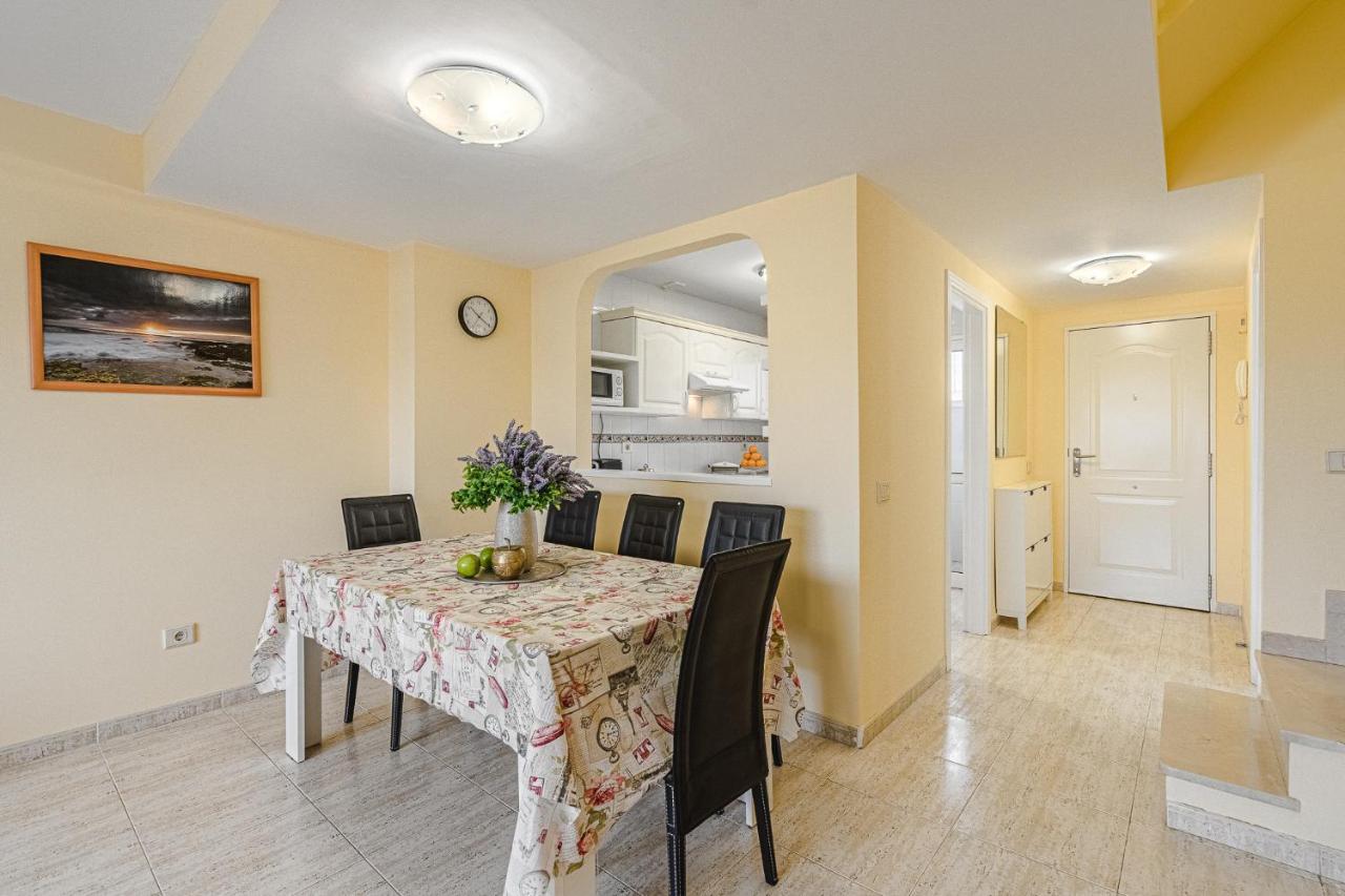 Red Large Family Apartment, Three Floors, 10 Guests Costa Adeje  Extérieur photo