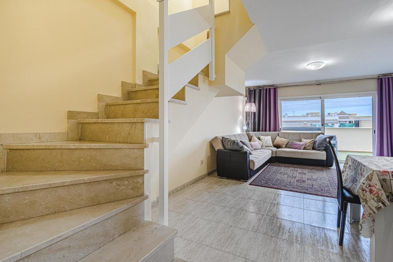 Red Large Family Apartment, Three Floors, 10 Guests Costa Adeje  Extérieur photo