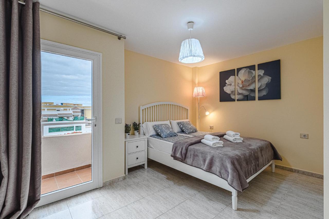 Red Large Family Apartment, Three Floors, 10 Guests Costa Adeje  Extérieur photo