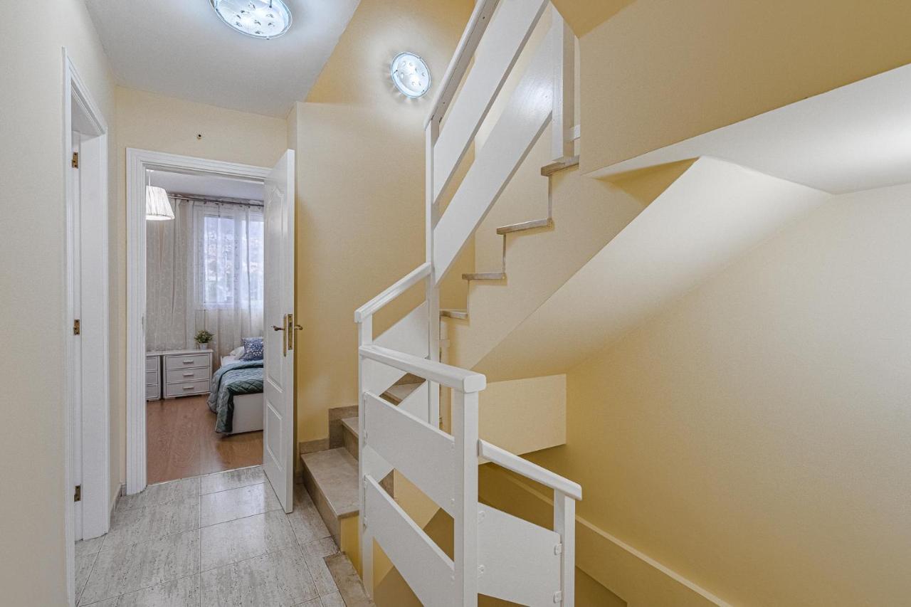 Red Large Family Apartment, Three Floors, 10 Guests Costa Adeje  Extérieur photo